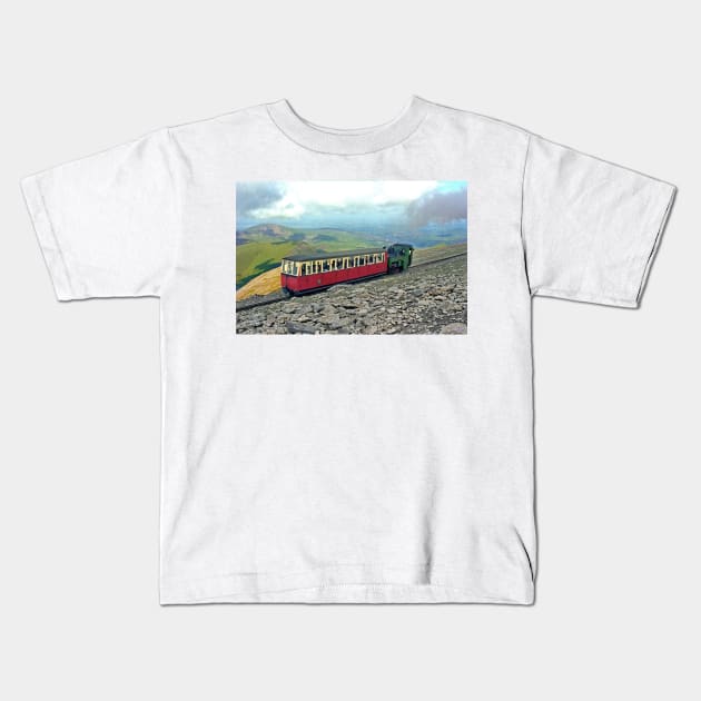 Steaming to the Top, Mount Snowdon Kids T-Shirt by BrianPShaw